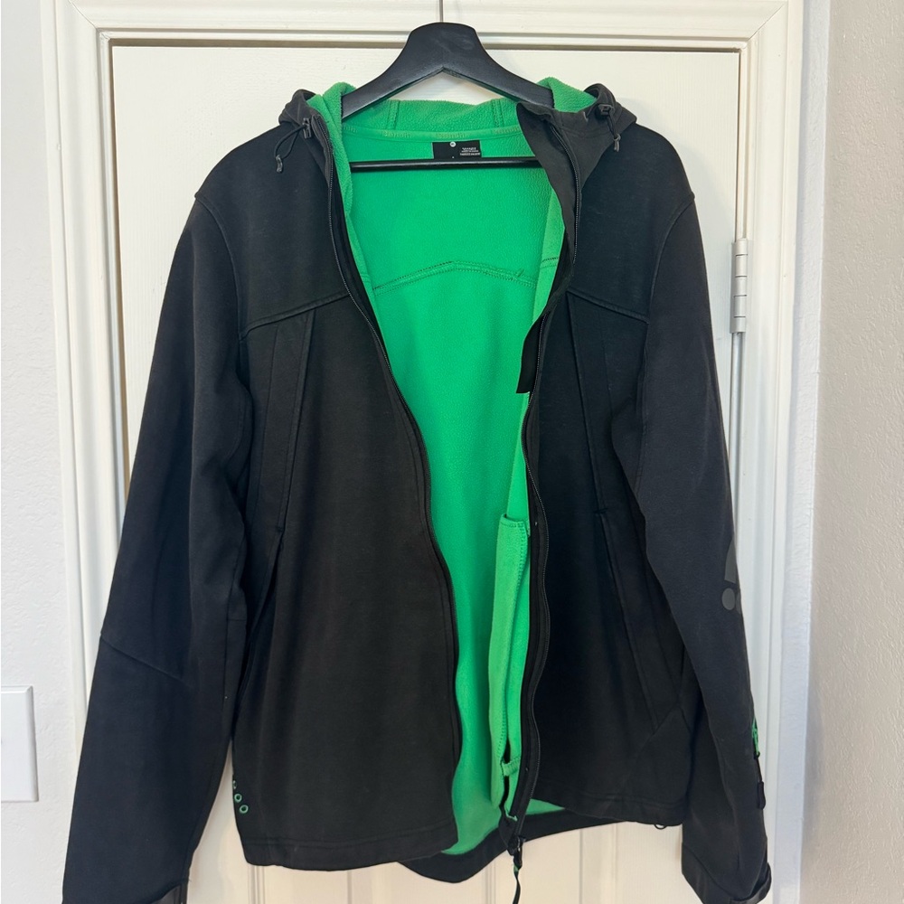 Bench Men's Black and Green Lightweight Jacket - Size XL